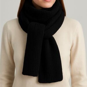 ❤️NWT- Black Cozy Scarf.